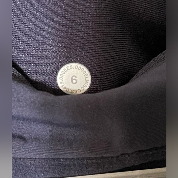Lululemon size 6 - Picture 3 of 3